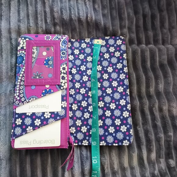 NWOT Vera Bradley Travel Wallet - Picture 2 of 4